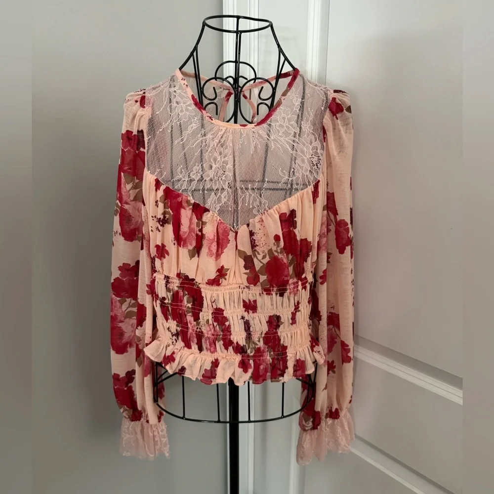 NWT Free People Daphne Romantic Floral Lace Smocked Long Sleeve Blouse Medium ❤️